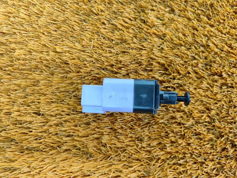 Датчик педали тормоза