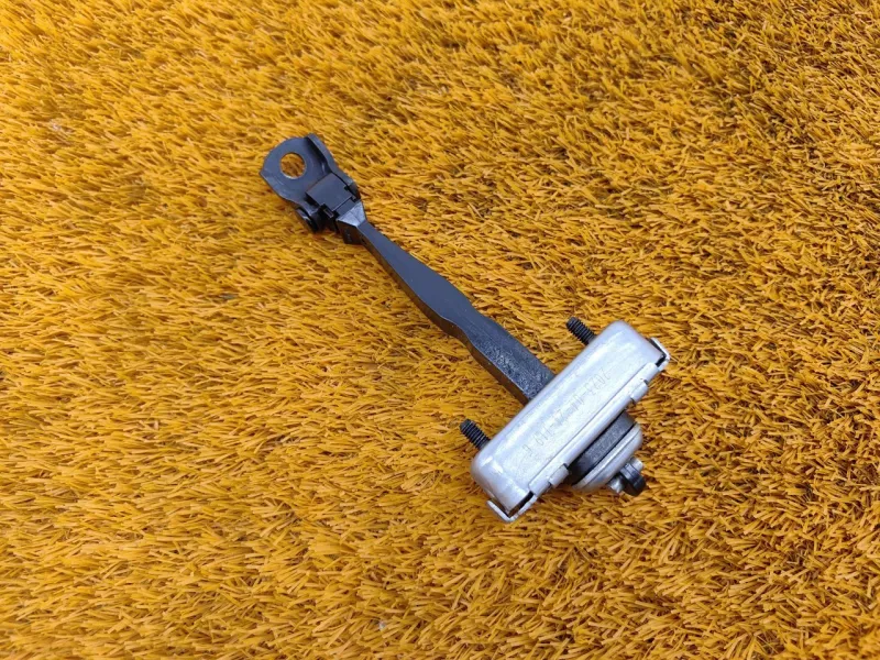 Ограничитель двери