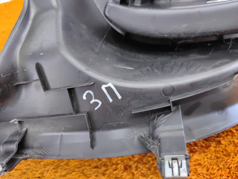 Накладка на порог салона