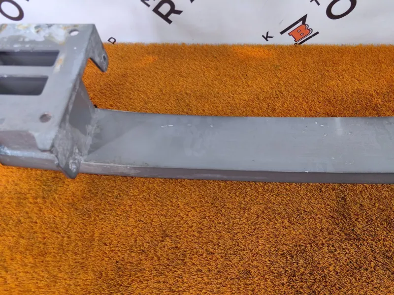 Усилитель бампера