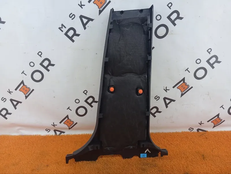 Обшивка центральной стойки