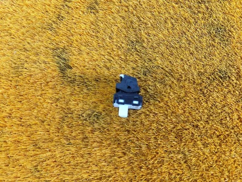 Кнопка стеклоподъемника