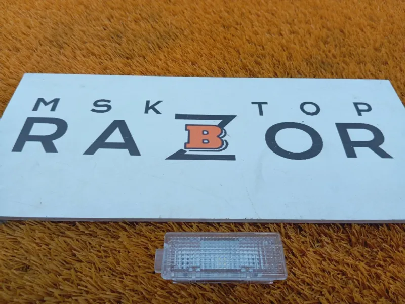 Плафон подсветки бардачка