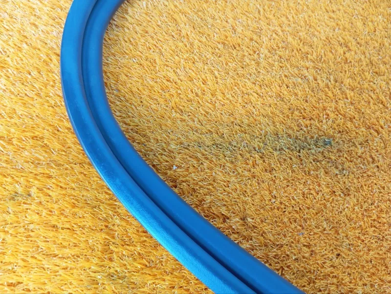 Уплотнитель багажника