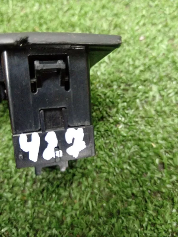 Кнопка стеклоподъемника