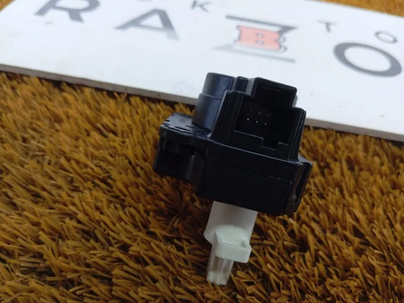 Моторчик заслонки печки