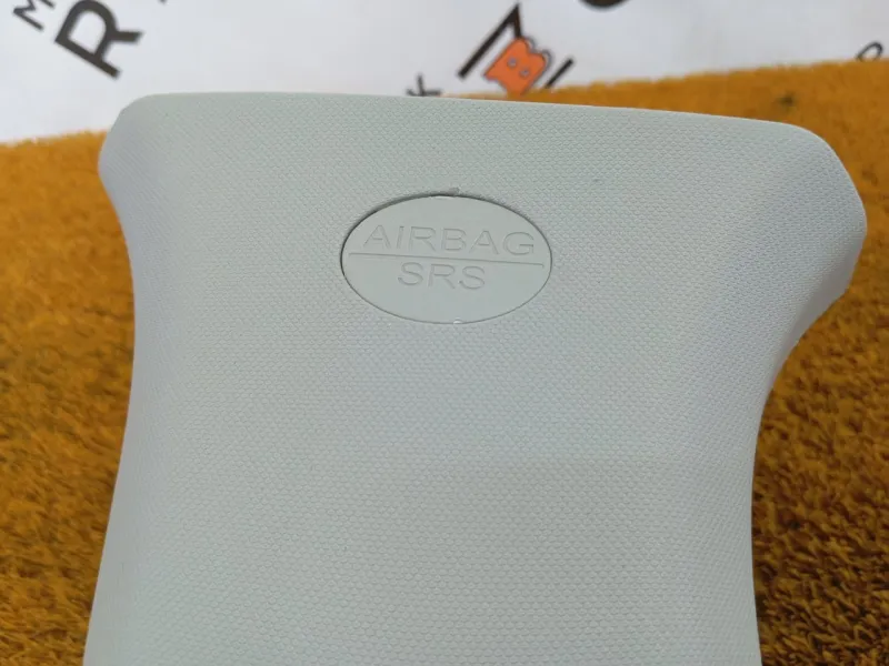 Обшивка центральной стойки