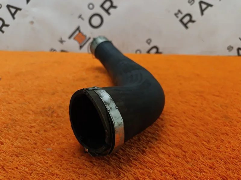 Патрубок интеркулера