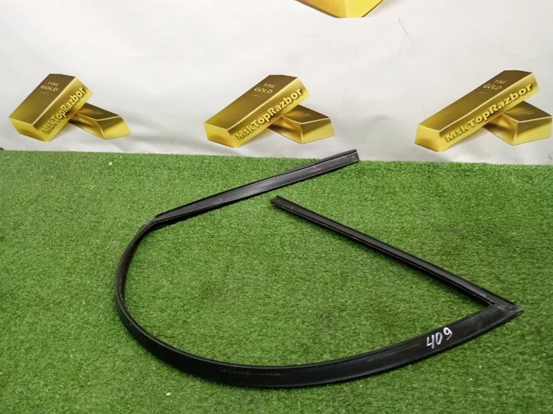 Уплотнитель стекла двери