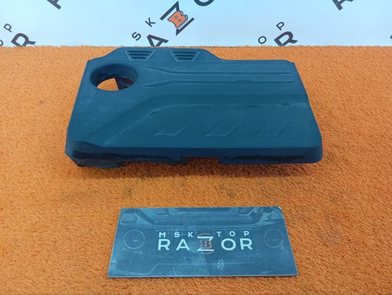 Декоративная крышка двигателя