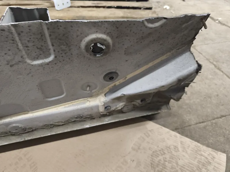 Порог с центральной стойкой