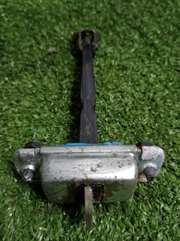 Ограничитель двери