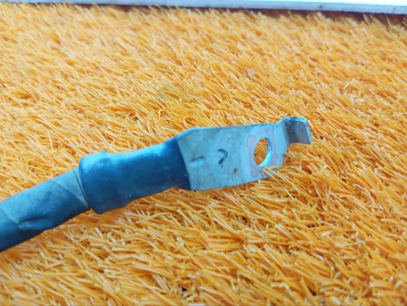 Клемма аккумулятора