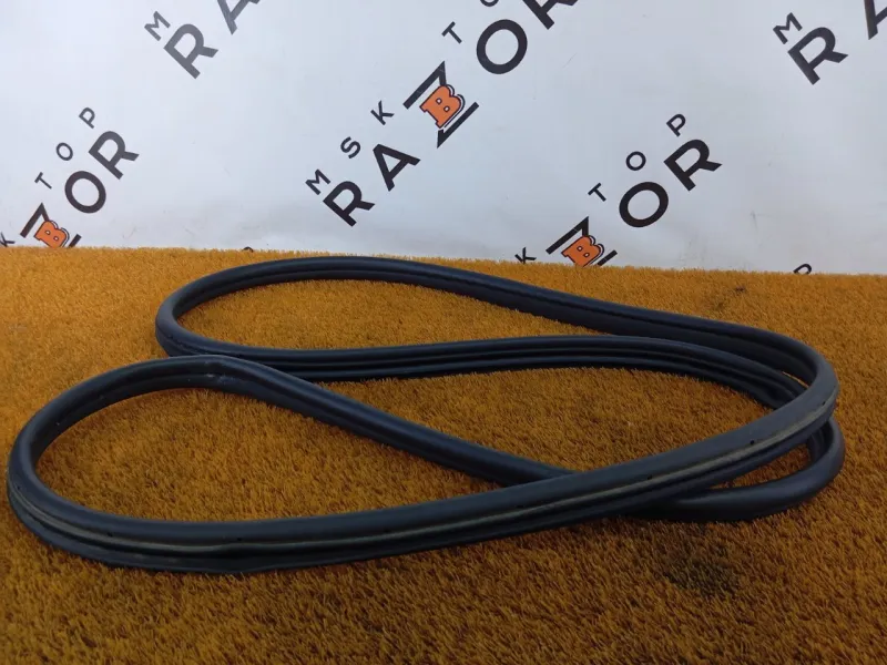 Уплотнитель проема двери