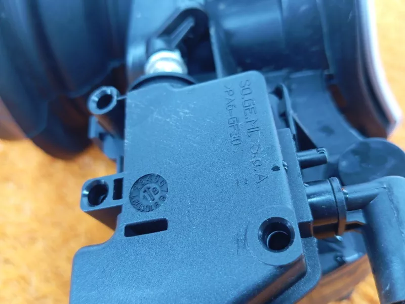 Лючок Бензобака