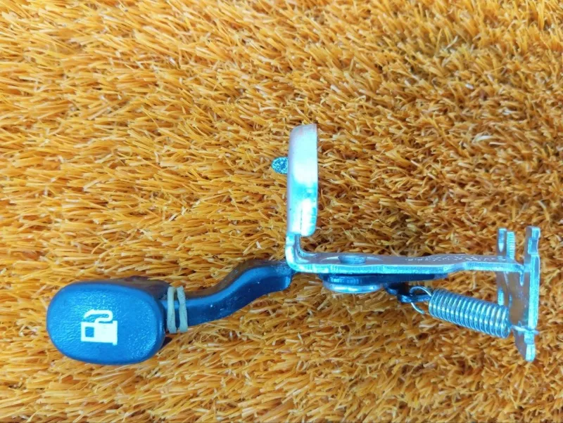 Ручка открывания бензобака