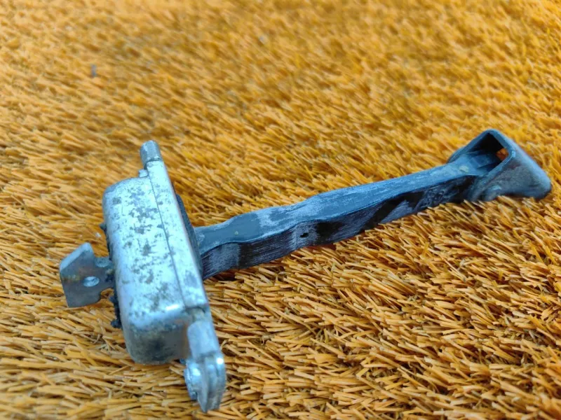 Ограничитель двери