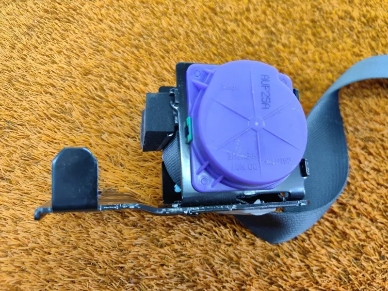 Ремень безопасности