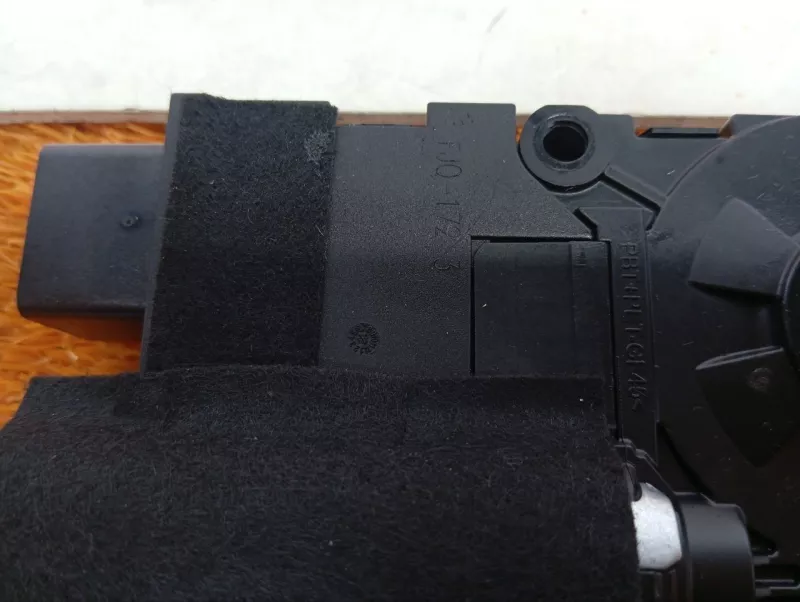 Моторчик люка