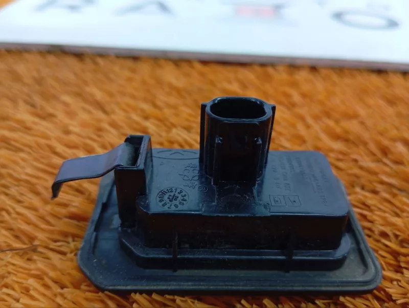 Фонарь подсветки номера