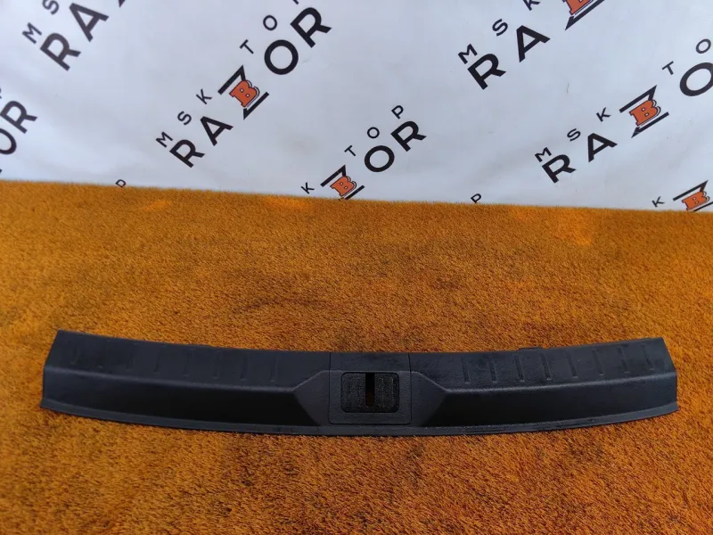 Накладка замка багажника