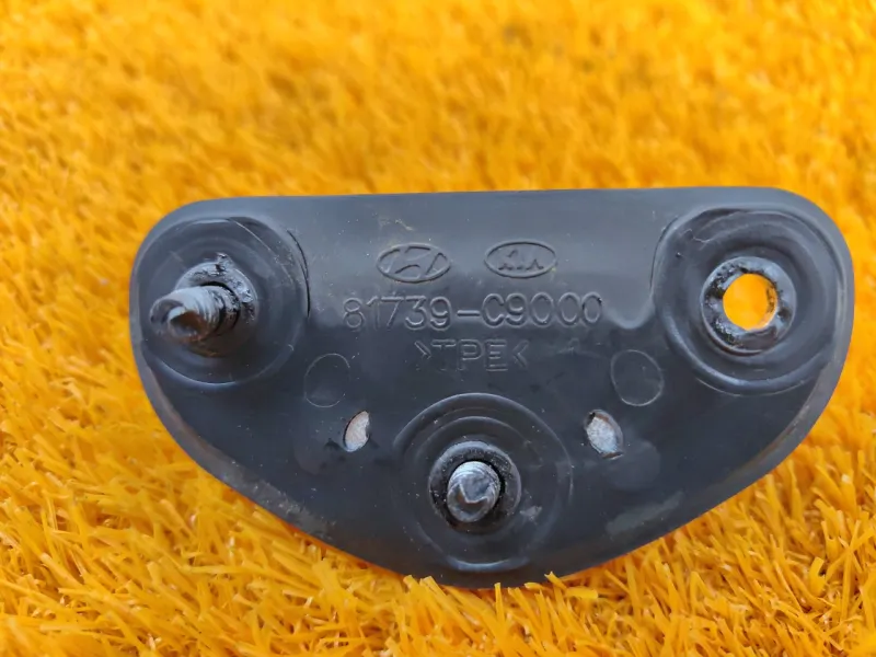 Отбойник крышки багажника