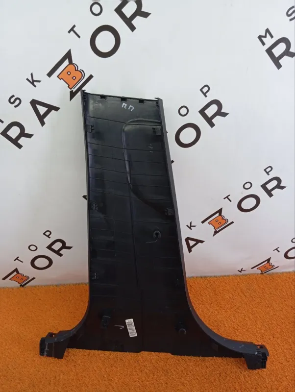 Обшивка центральной стойки