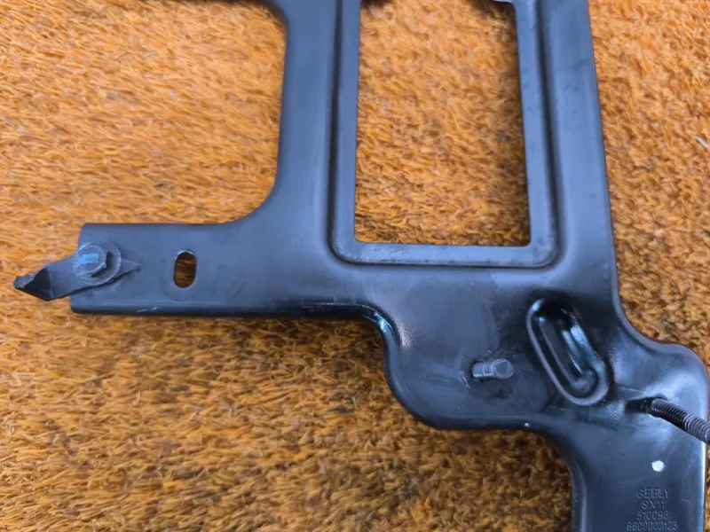 Кронштейн блока управления двигателем