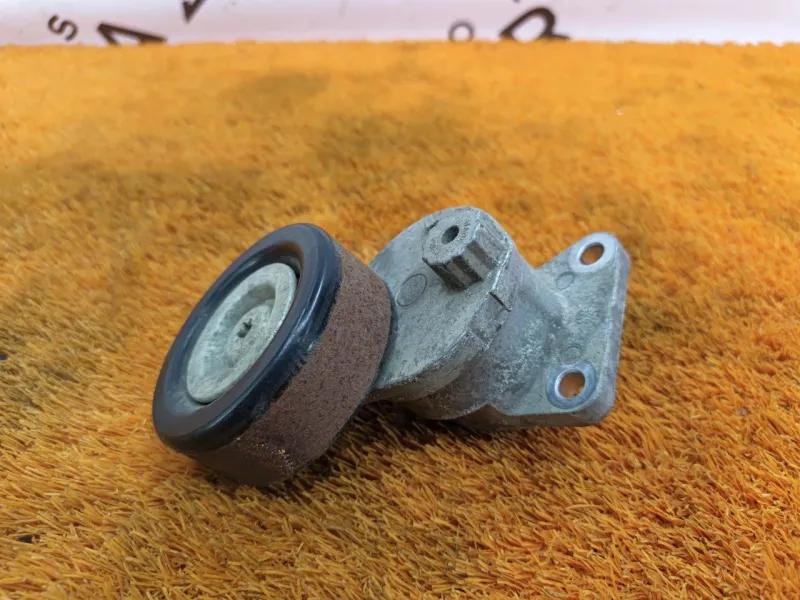 Натяжитель приводного ремня