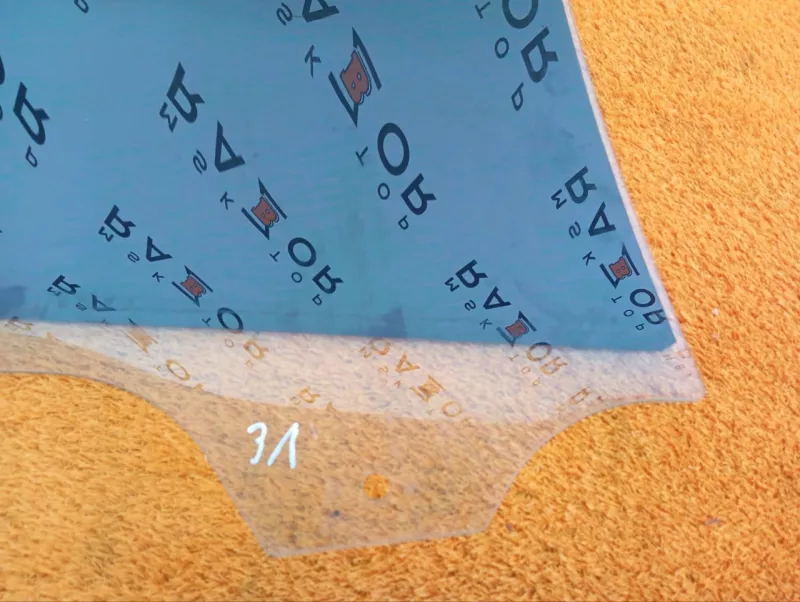 Стекло двери