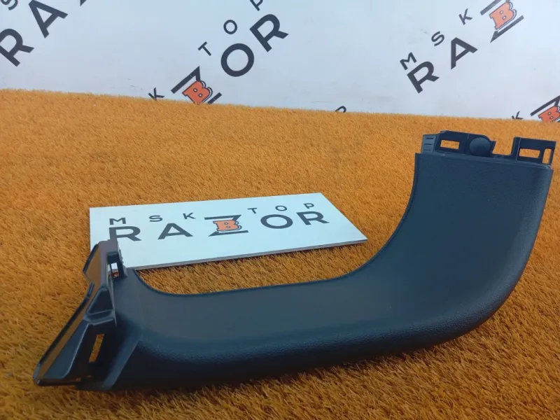 Обшивка двери багажника