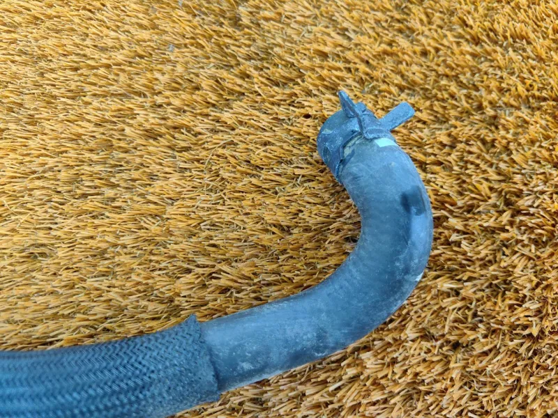 Патрубок радиатора