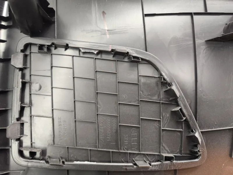 Обшивка двери багажника