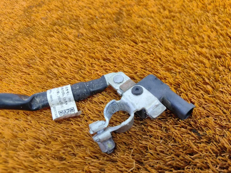 Клемма аккумулятора