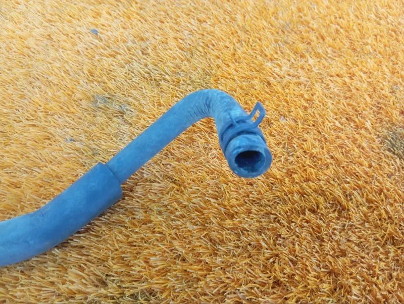 Трубка системы охлаждения