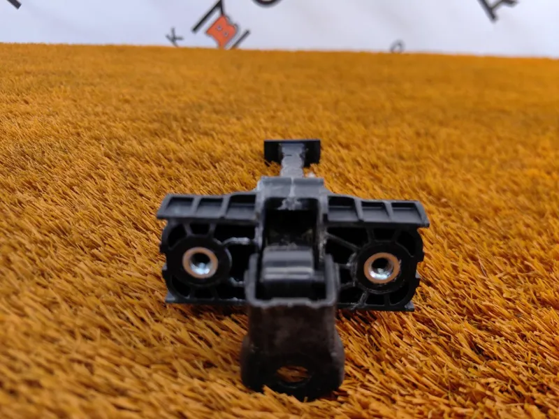 Ограничитель двери