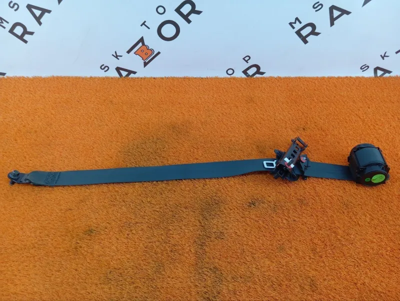 Ремень безопасности