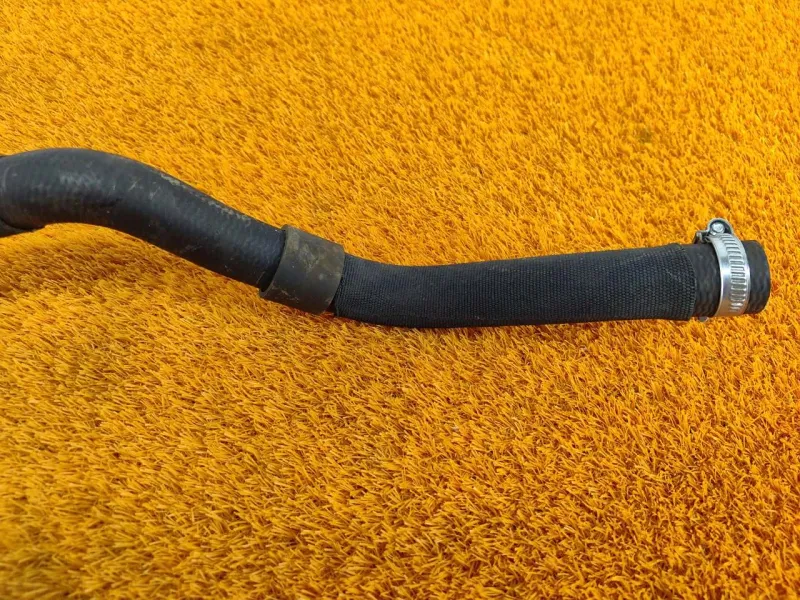 Патрубок радиатора