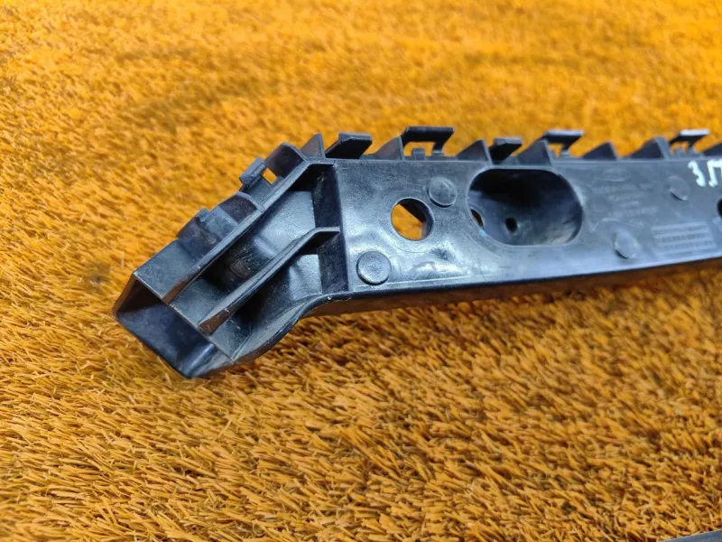 Кронштейн бампера