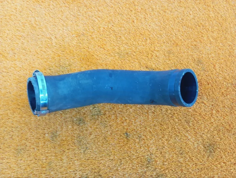 Патрубок интеркулера