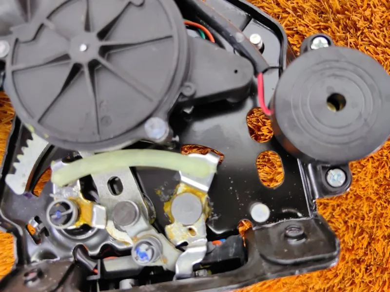 Замок багажника