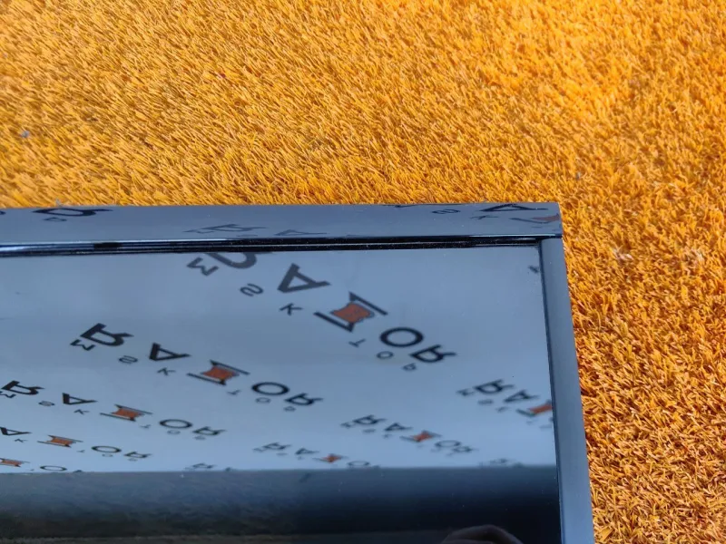 Форточка задняя