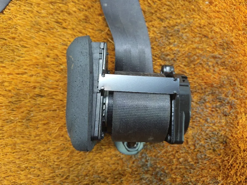 Ремень безопасности