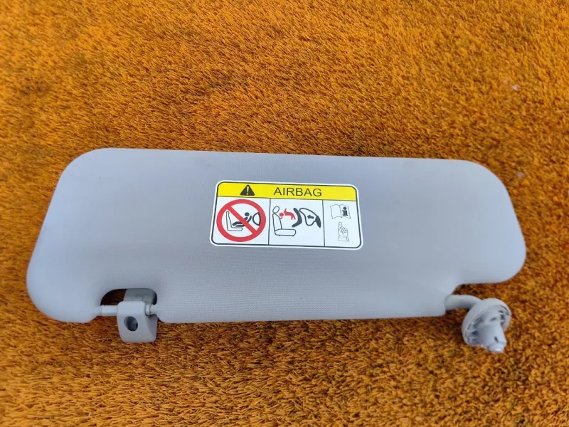 Козырек солнцезащитный