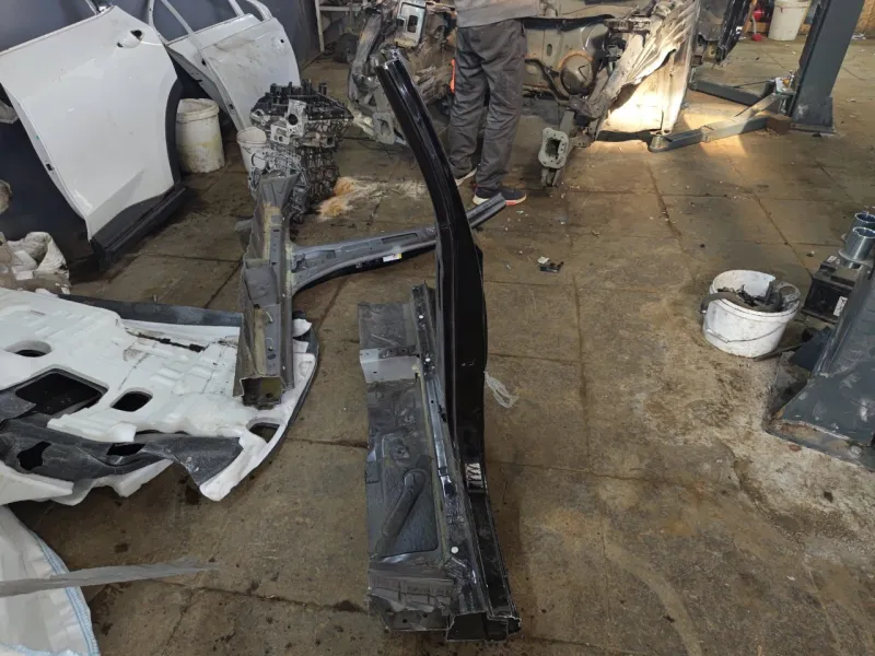 Порог с центральной стойкой