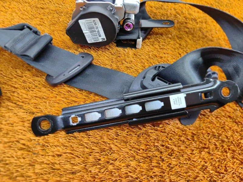 Ремень безопасности