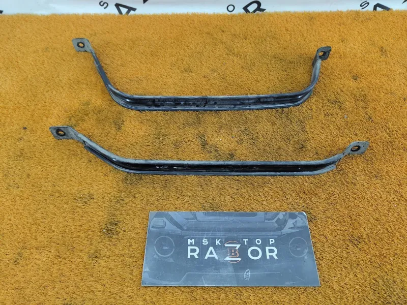 Крепление топливного бака