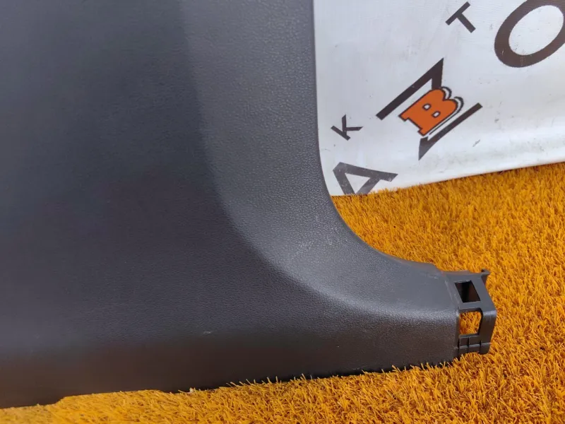 Обшивка центральной стойки