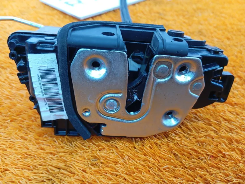 Замок двери