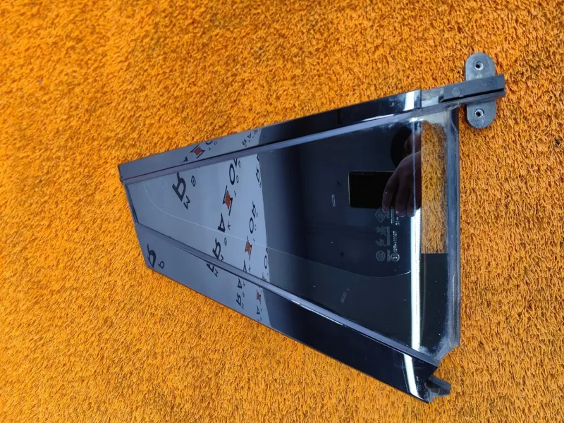 Форточка задняя